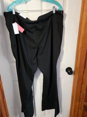 NWT LIVI Lane Bryant Yoga flare pants size 26/28W